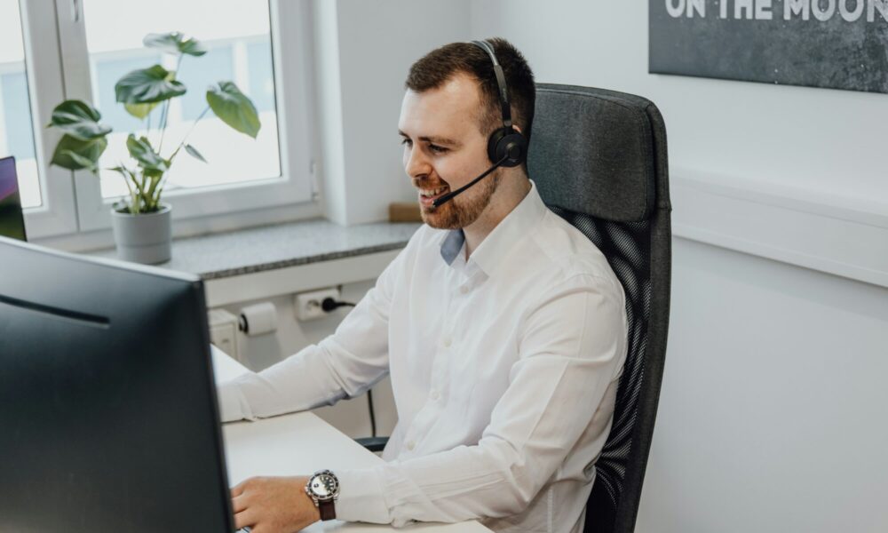 how-to-contact-norton-customer-support-in-us-–-phone,-chat-&-email-help-made-simple